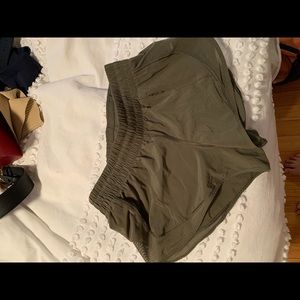 lululemon shorts size 4